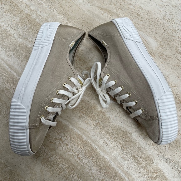 NEW never worn! Women’s metallic gold triple kick keds - Picture 5 of 6